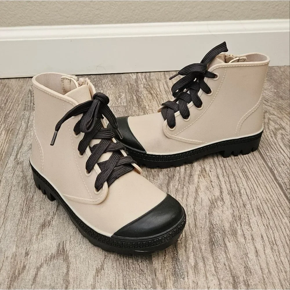 Cotton On Kids Stylish Cream and Black Ankle Boots Size 9-10